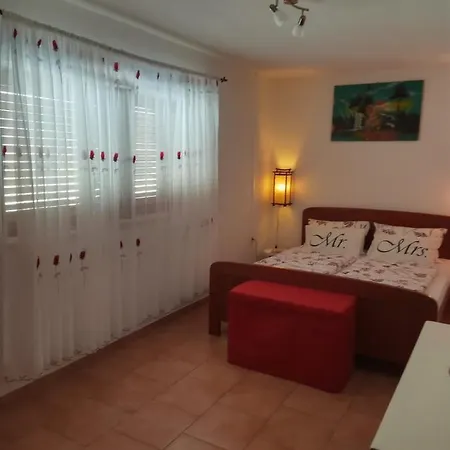 Apartman Aja Kastelir Exterior photo