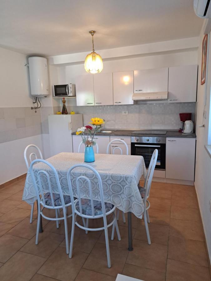 Aja Apartment Kastelir